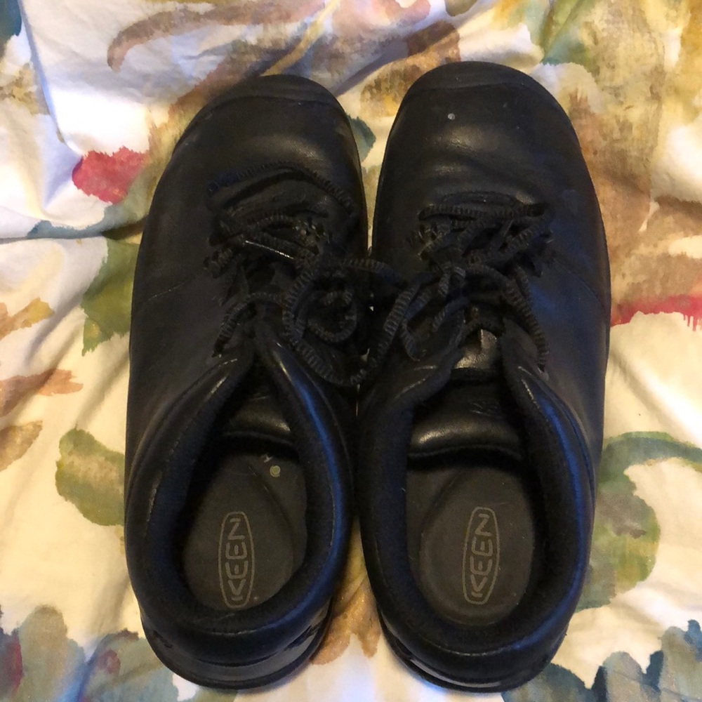 Sz 7 black leather nonslip Keen work shoes